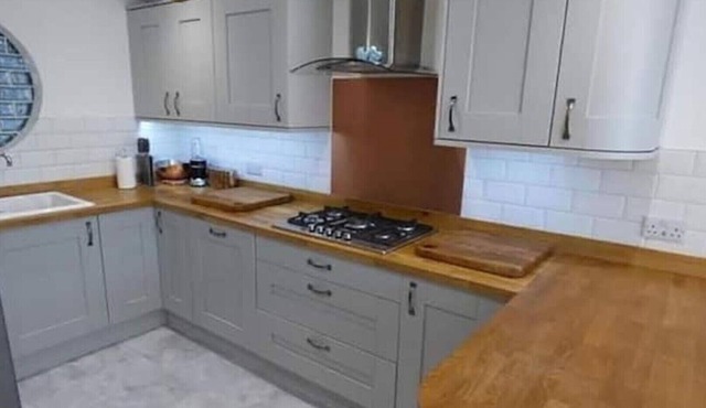 Modern 4BR House for Families and Groups