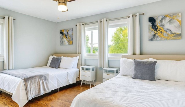 Modern 4BR Getaway -Private Yard -Bensenville