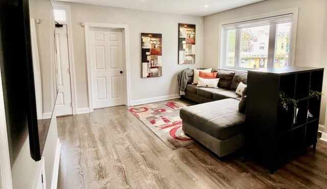 Modern 4BR Home Free Parking + Outdoor Fenced Patio