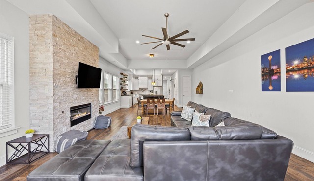 Modern 4BR Home I Ping Pong I Near Downtown Dallas I Mins to Bars/Restaurants