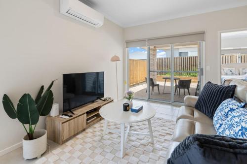 Modern 4BR Home in Peaceful White Rock Community