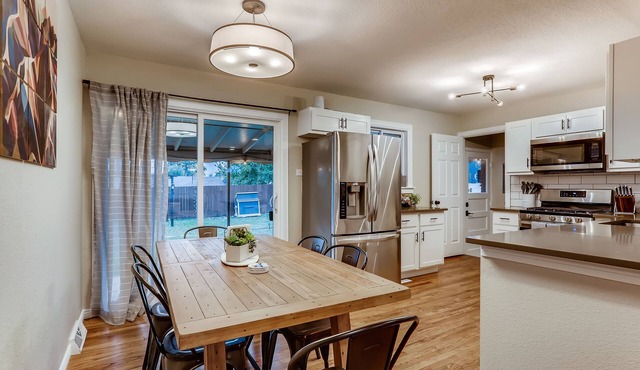 Modern 4BR house near Denver & Boulder