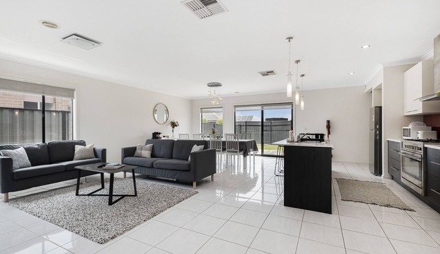 Modern 4BR house perfect for family getaway