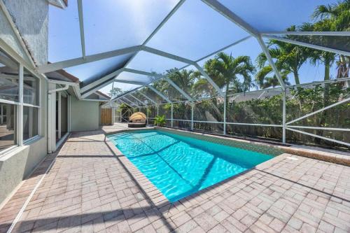 Modern 4BR in Central Wellington- Walk to Shops