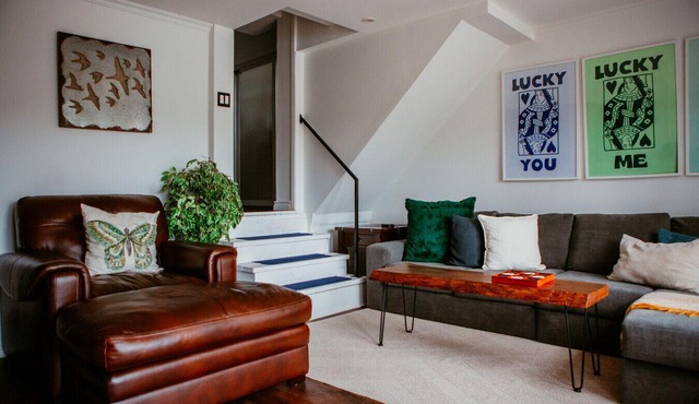 Modern 4BR Lakefront Escape w/King Beds & Hot Tub