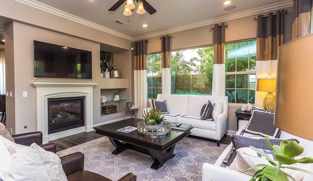 Modern 4BR Luxury Irvine Home｜Private Pool & Backyard｜BBQ｜Family-Friendly #3276