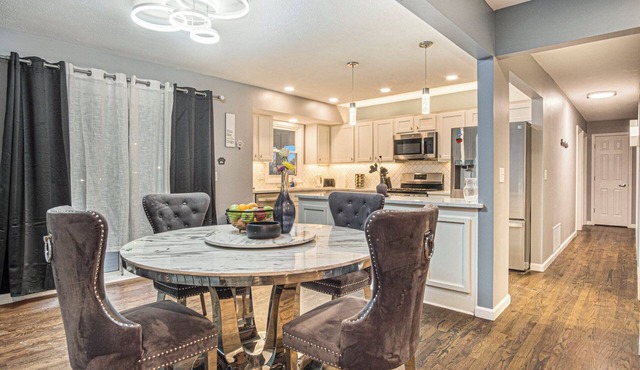 Modern 4BR Near Downtown, Chef Kitchen, Fenced Yard, EV Charger, W/D