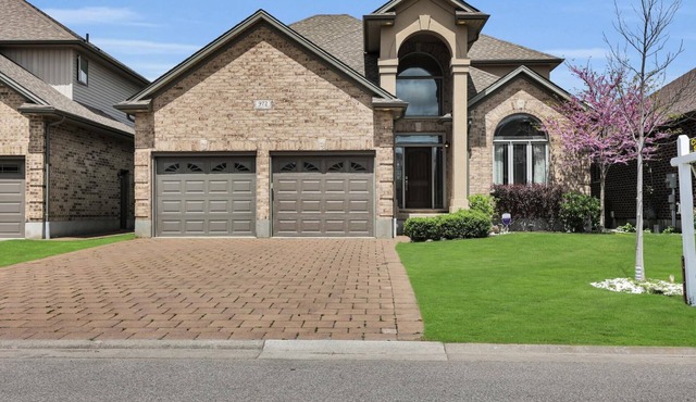 Modern 4BR/Near Western&Masonville Prime London