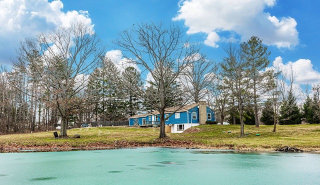 Modern 4BR Retreat on 3 Acres w/Hot Tub & Pond