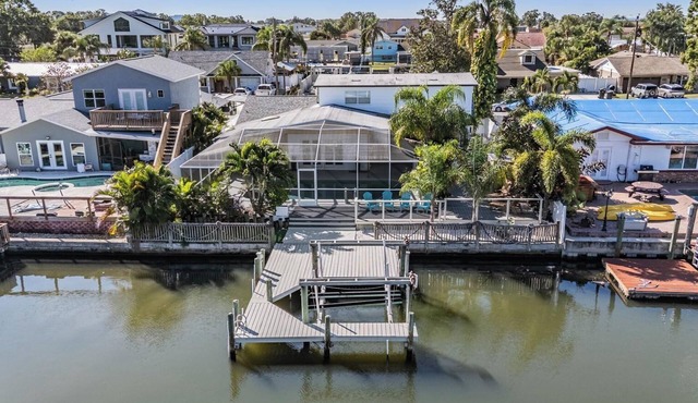Modern 4BR Waterfront Home w/Pool Near Airport & South Tampa Hotspots