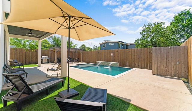 Modern 5 BD|4 BR with Pool & Downtown Views