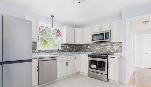 Modern 5 BD Yale New Haven