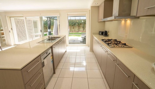 Modern 5 Bedroom Home