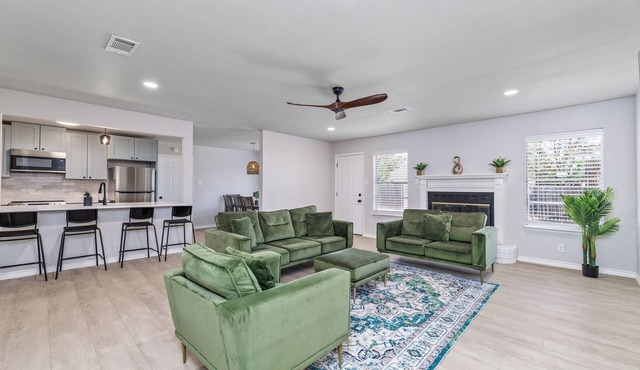 Modern 5-Bedroom Escape with TVs in Every Room & Room for Everyone