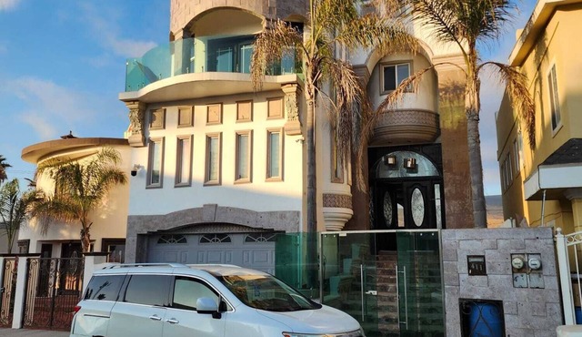 Modern 5-bedroom house in Ensenada 4 full and 1 half bath