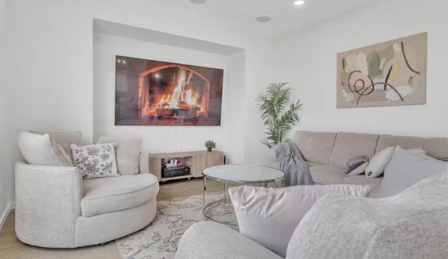 Modern 5 bedroom Lake view home in Prairie Pointe, winnipeg
