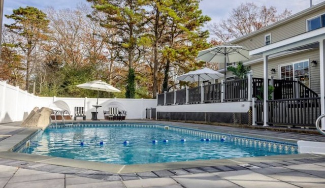 Modern 5 BR Stay Minutes From LBI