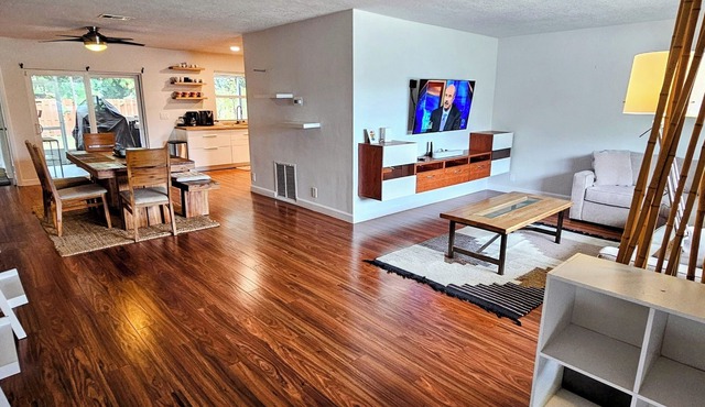 Modern 5⭐ HOME just 6-Min to Beach🏖️ +FREE Rental Car + FREE WATERSPORTS🌊 !