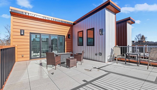 Modern 5bd mins from downtown