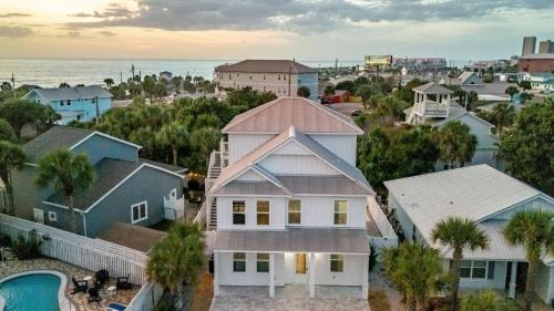 Modern 5BDR w Private Pool 2 min Walk to the Beach Montoute by AvantStay