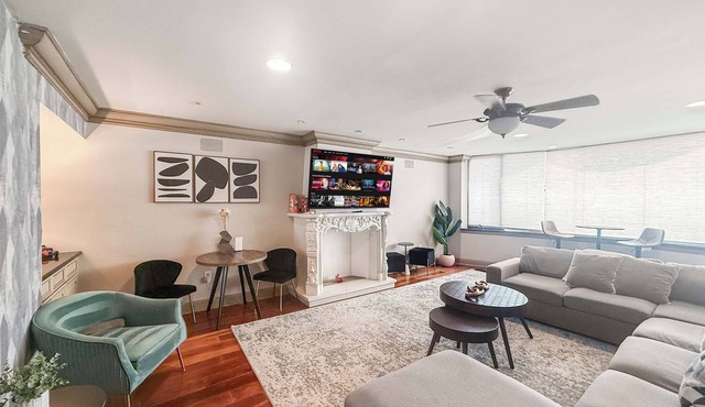 Modern 5BR Getaway | Gym & Hot Tub | Sleeps 24