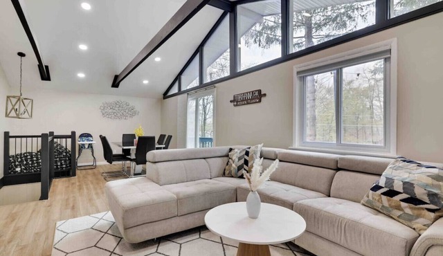 Modern 5BR SAUNA Poconos Home Near All Attractions