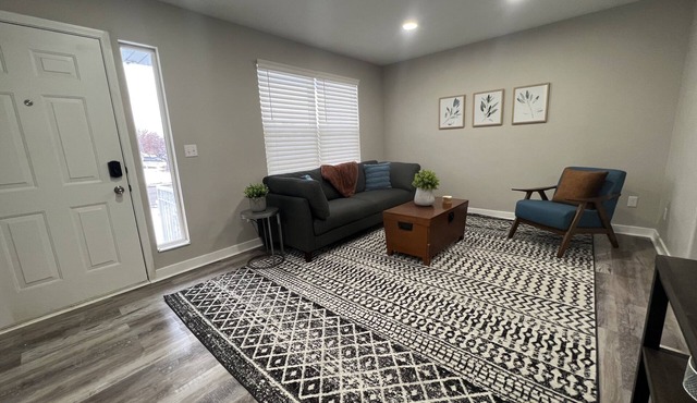 Modern 5BR SLC Home w/Foosball, Smart TVs & Office, Near Downtown & Canyons