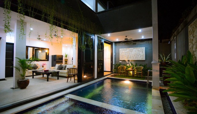 Modern 5BR Villa Located In The HEART Of Legian, 15Min Walk To The Beach!