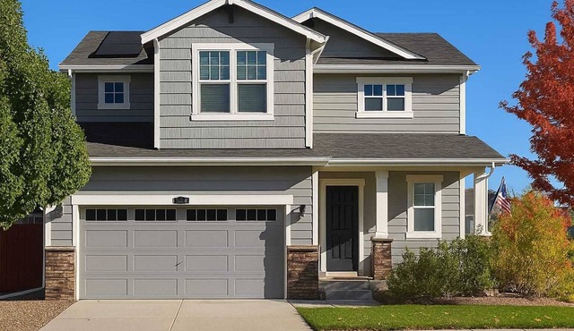 Modern 5BR w/AC, Shuffleboard, Fenced Yard & Fast WiFi in Parker