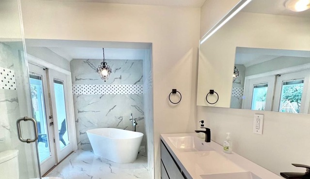 Modern 6/3 Equestrian Paradise on 1/2 Acre with Pool Large Backyard on River