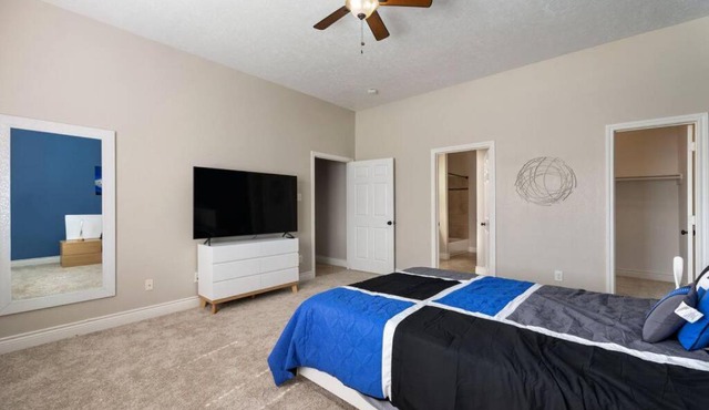 Modern 6 Bedroom with Tons of Games