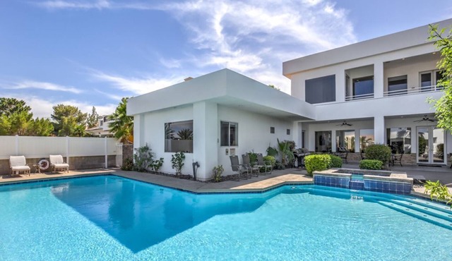 Modern 7000sf Villa, Private Basketball/tennis Court Pool Sleeps 24