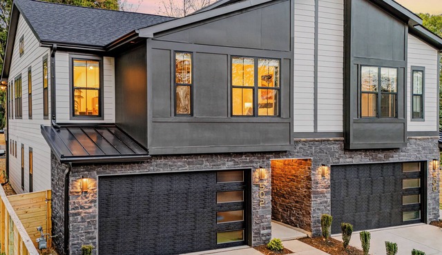 Modern 8BR Uptown & Camp North End Home, 2 Sports-Themed Game Rooms - Sleeps 20+
