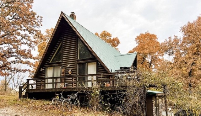 Modern A-Frame Cabin with a Tranquil Pond and Fiber internet!