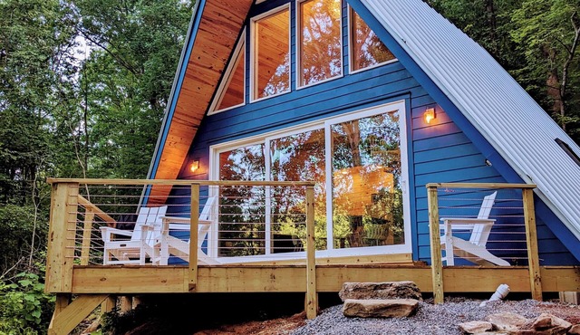 Modern A-Frame ~ Creeks & River Nearby ~ 8 Miles from Downtown Chattanooga