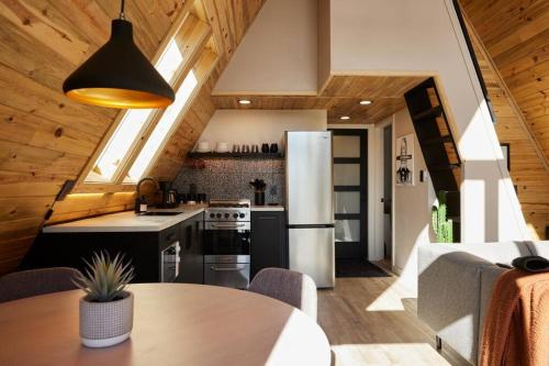 Modern A-frame w/hot tub + view