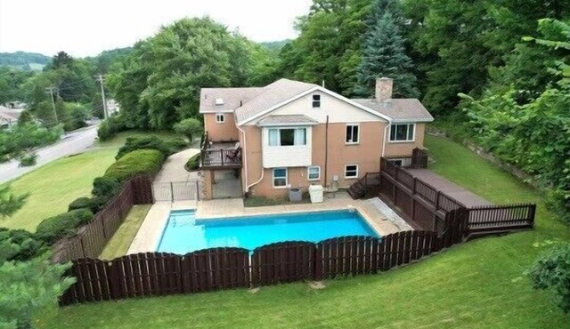 Modern & Accessible 5Bd Home in Wexford/Pittsburgh