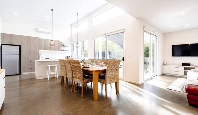 Modern & Accessible Beach House - Bell 2