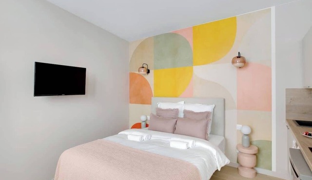 Modern air-conditioned studio – Neuilly