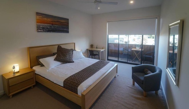 Modern air-conditioned 3-bedroom townhouse in centre of Cape Woolamai