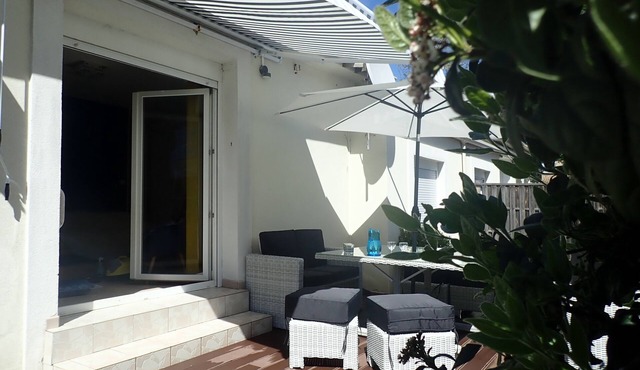 Modern, air-conditioned house, 5 minutes walk from the beach, quiet. 3 rooms.