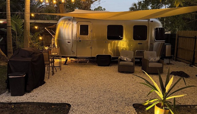 Modern Airstream near Wilton, Beach & Airport