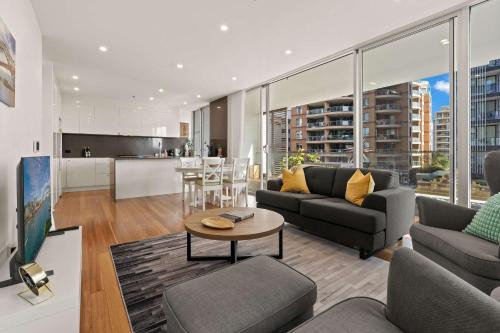 Modern Airy Haven Near Beach & City