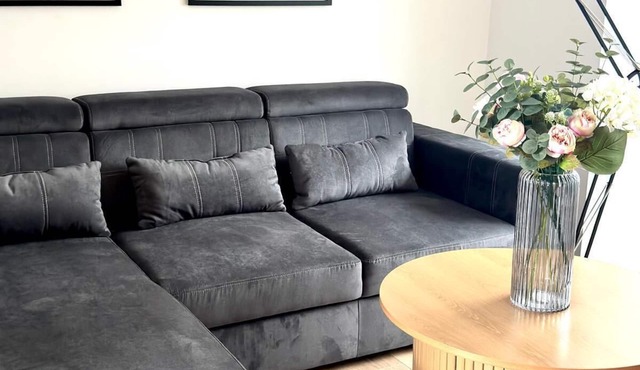 Modern Almondvale Apartment