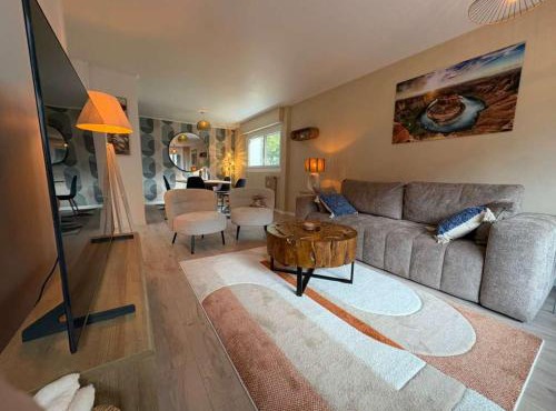 Modern Alpine Gem Flat with mountain views