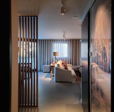 Modern Alpine Retreat Garden and Panoramic Views
