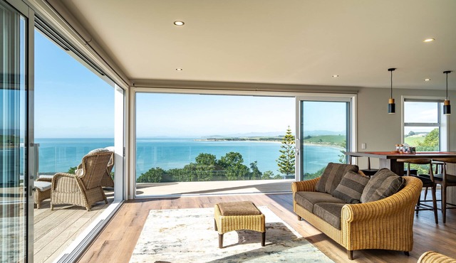 Modern & Amazing with Unbeatable Ocean Views From a Beautiful House