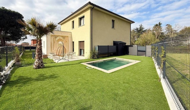 Modern and Cozy Apartment with Private Pool