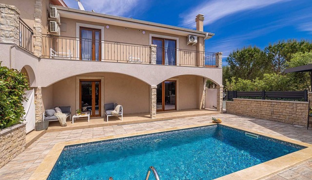 Modern and attractive holiday house DIJANA