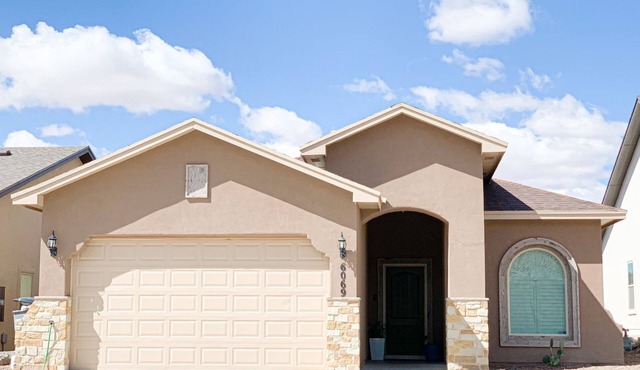 Modern and beautiful entire house in West El Paso